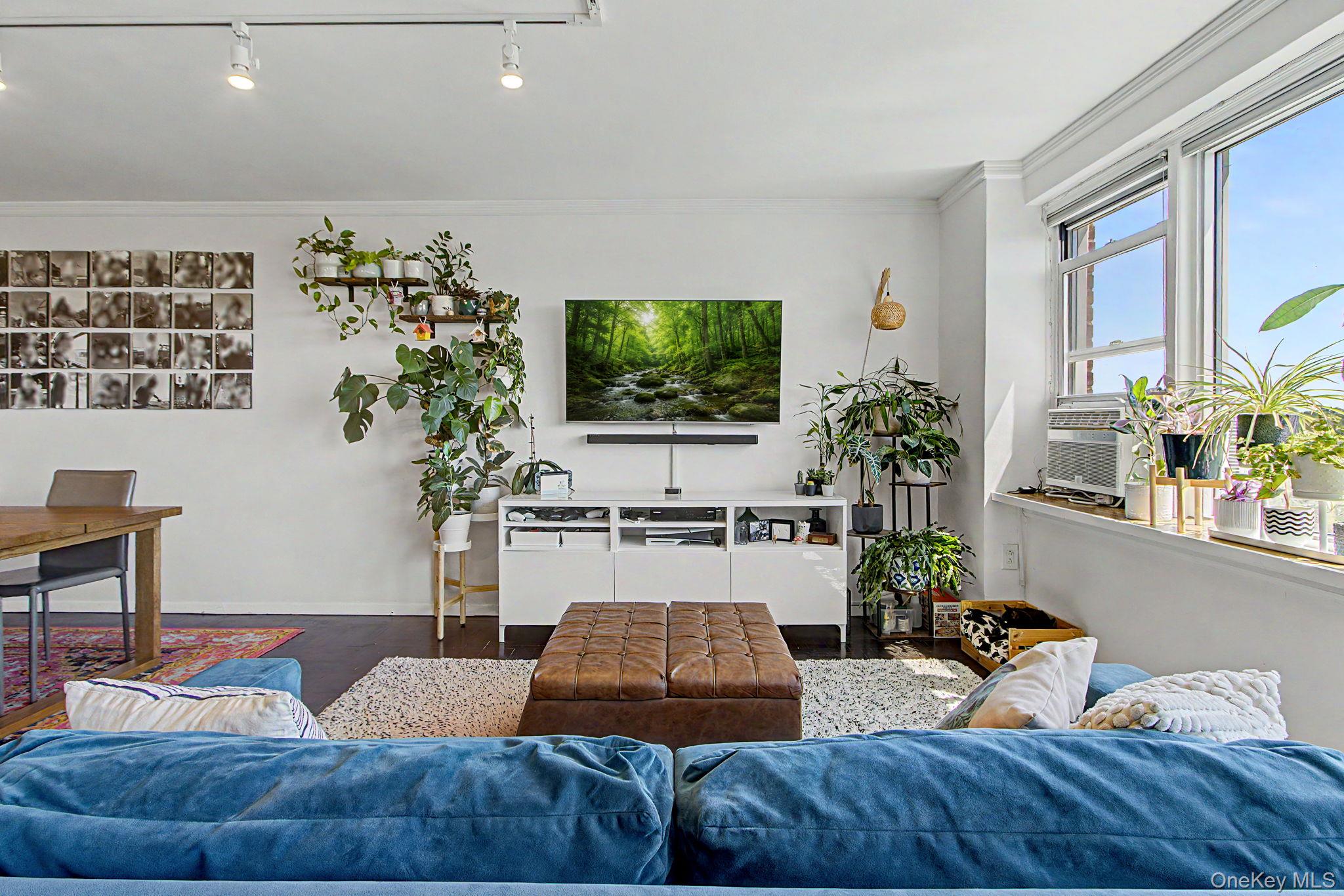 4555 Henry Hudson Parkway, Unit 805 photo 9
