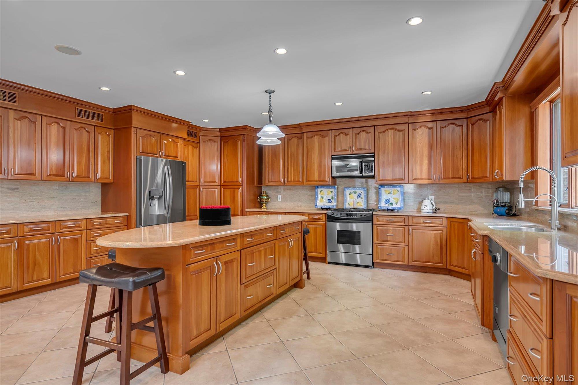 18042 Aberdeen Road – For Sale photo 9