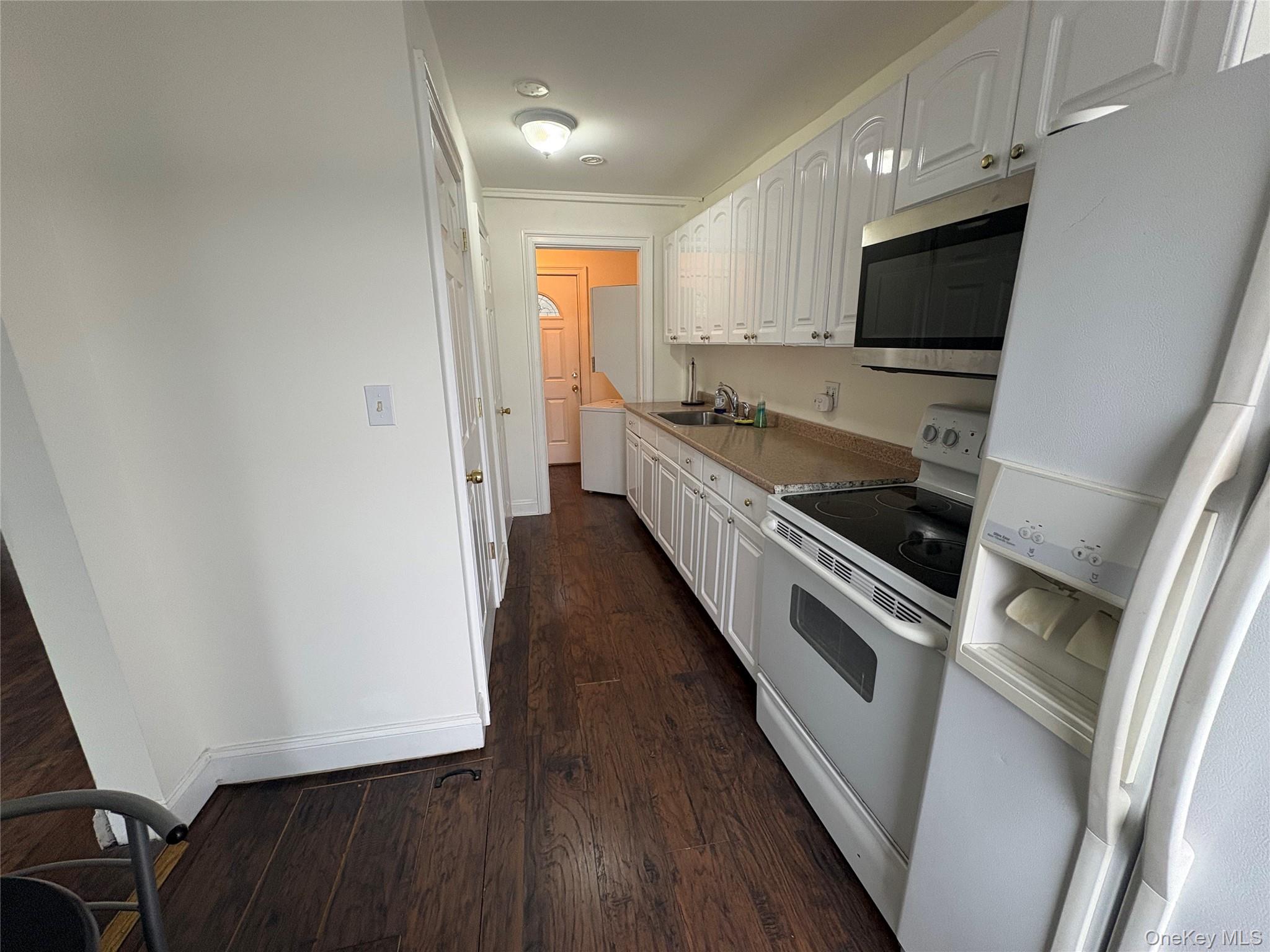193 Woodbine Avenue, Unit C photo 7