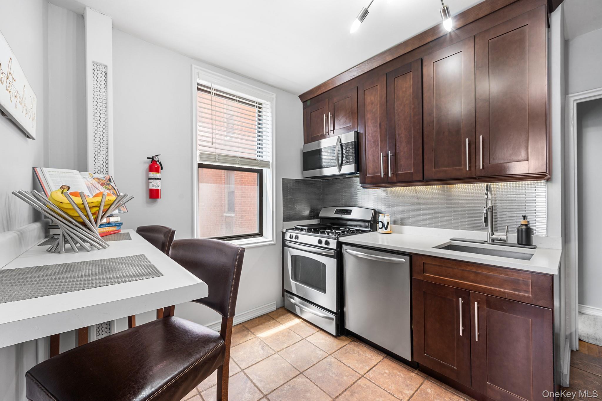 555 Bronx River Road, Unit 3P photo 8