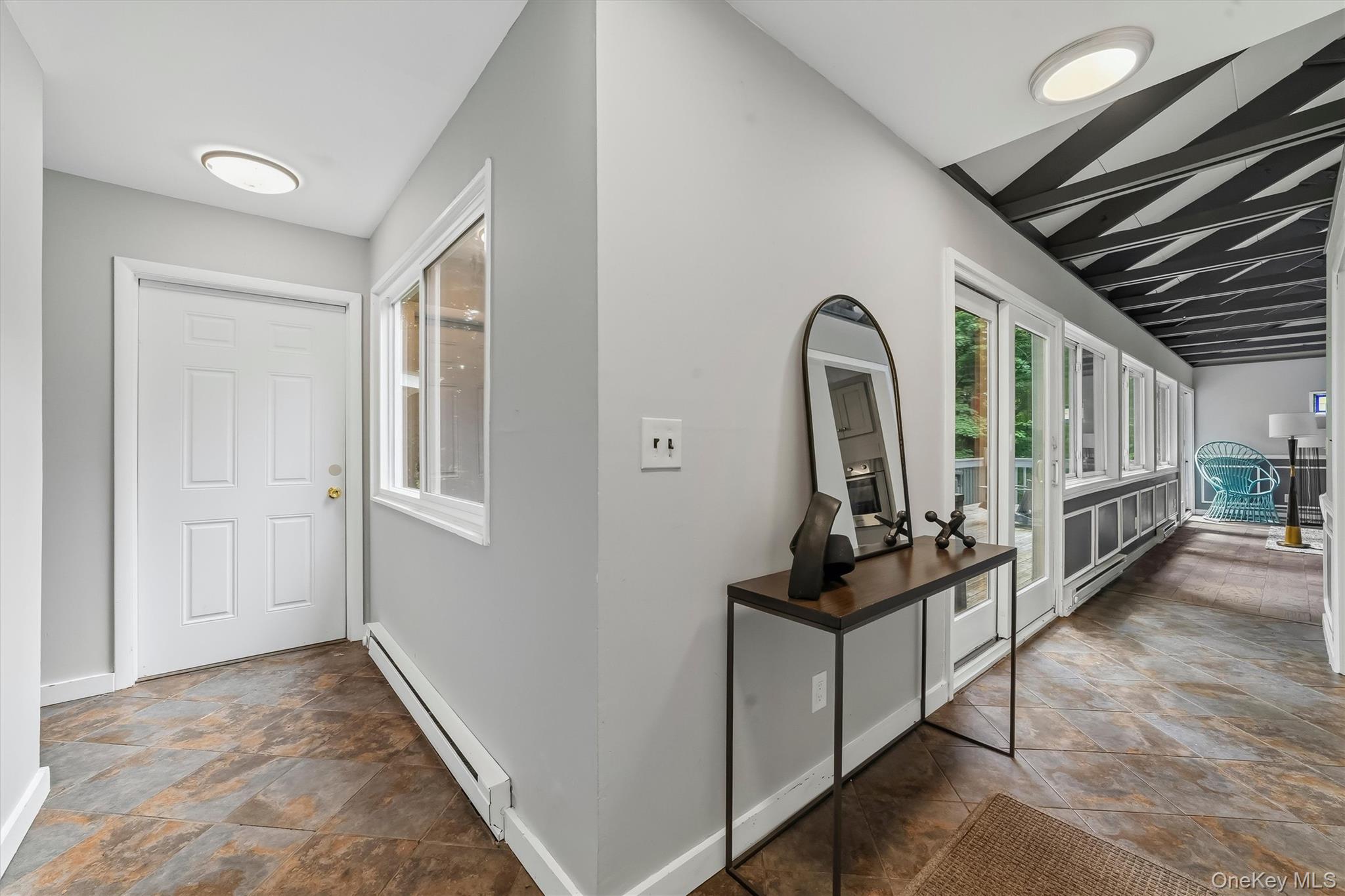 98 Mount Airy Road S – For Sale photo 2