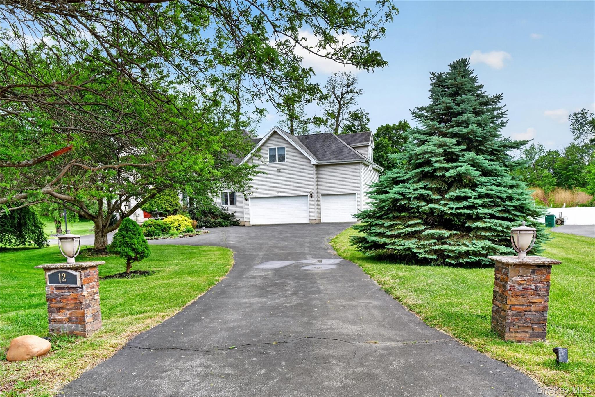 12 Loosestrife Drive – For Sale photo 2