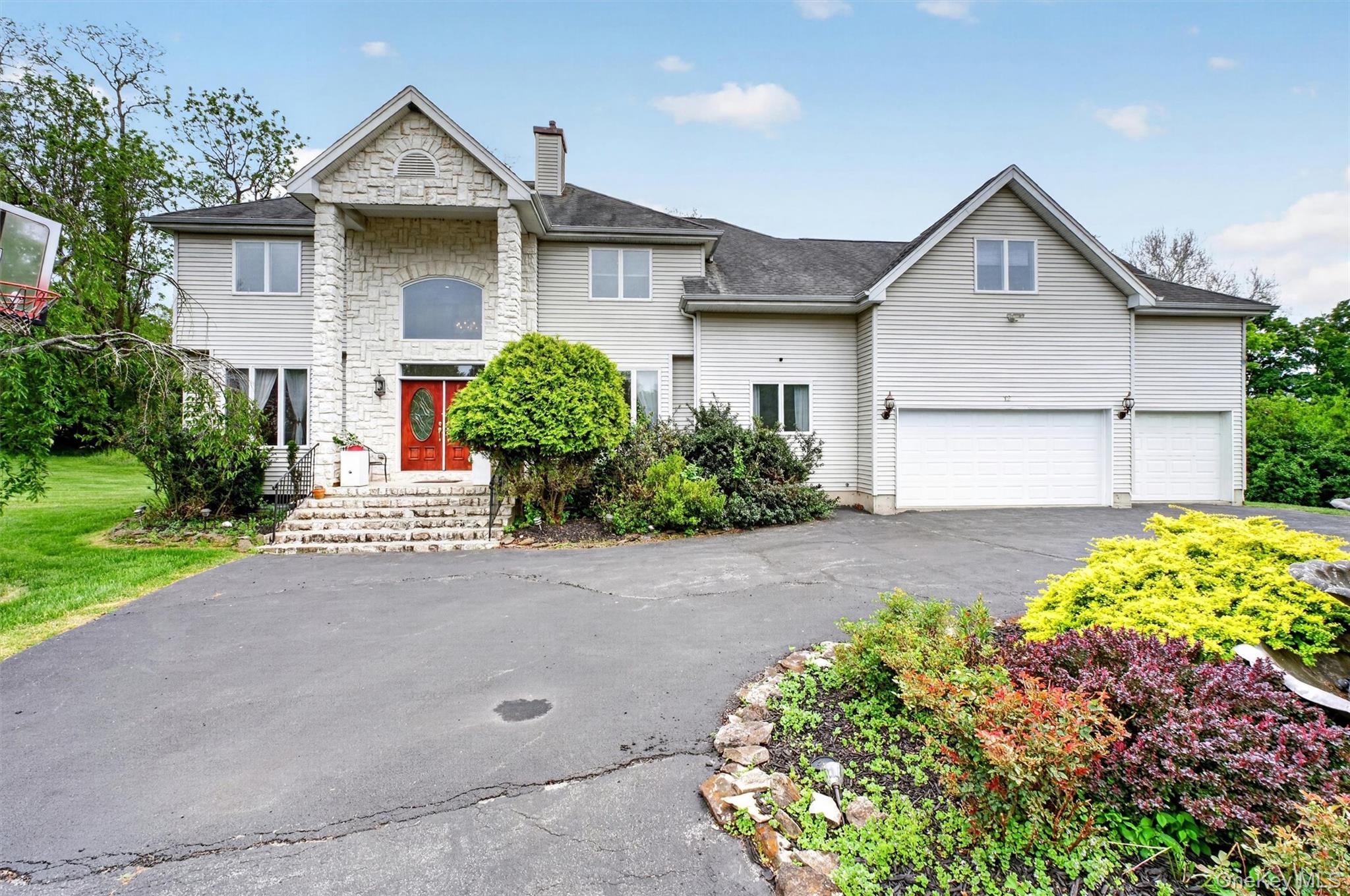 12 Loosestrife Drive – For Sale photo 5