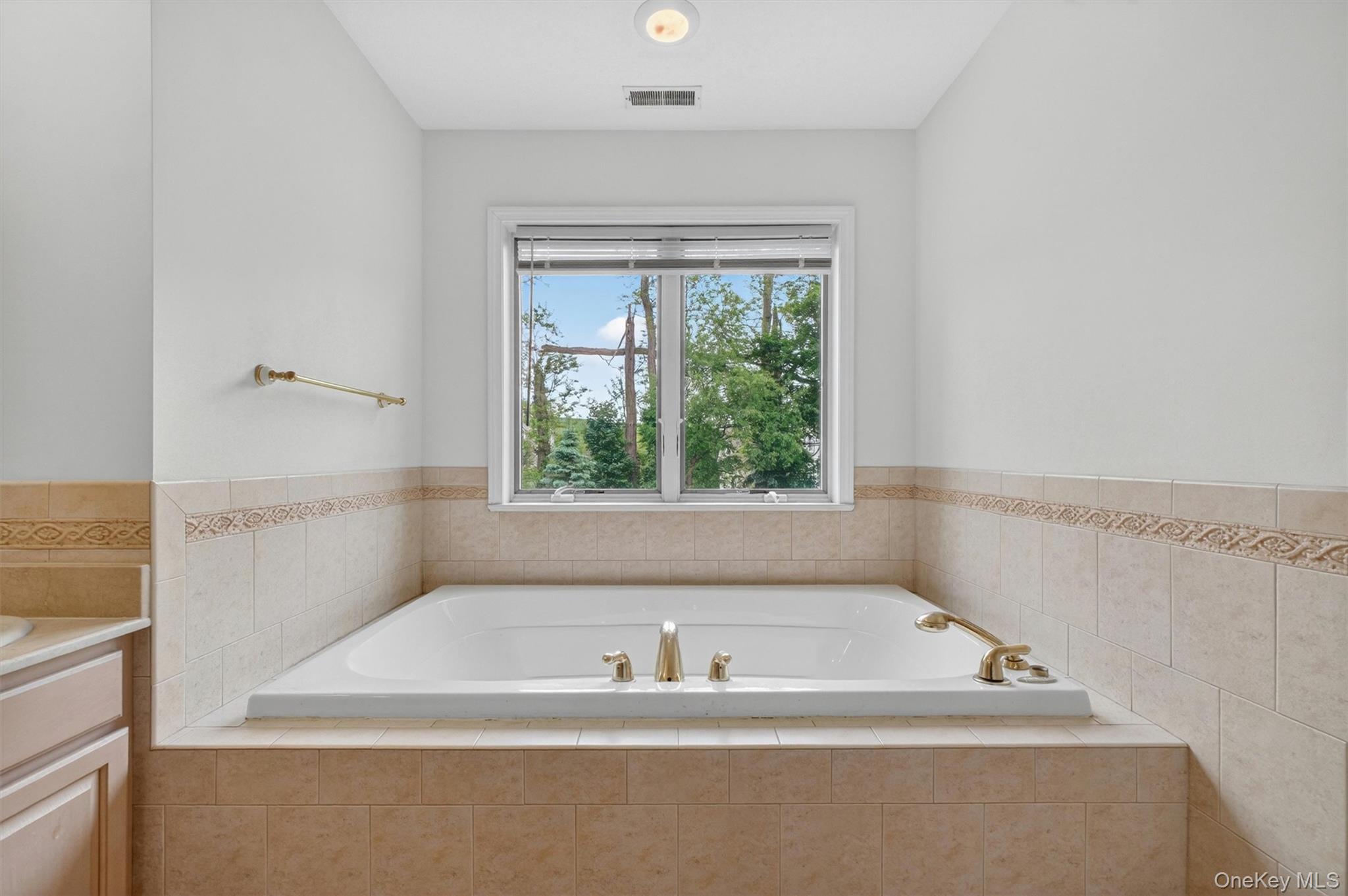 12 Loosestrife Drive – For Sale photo 31