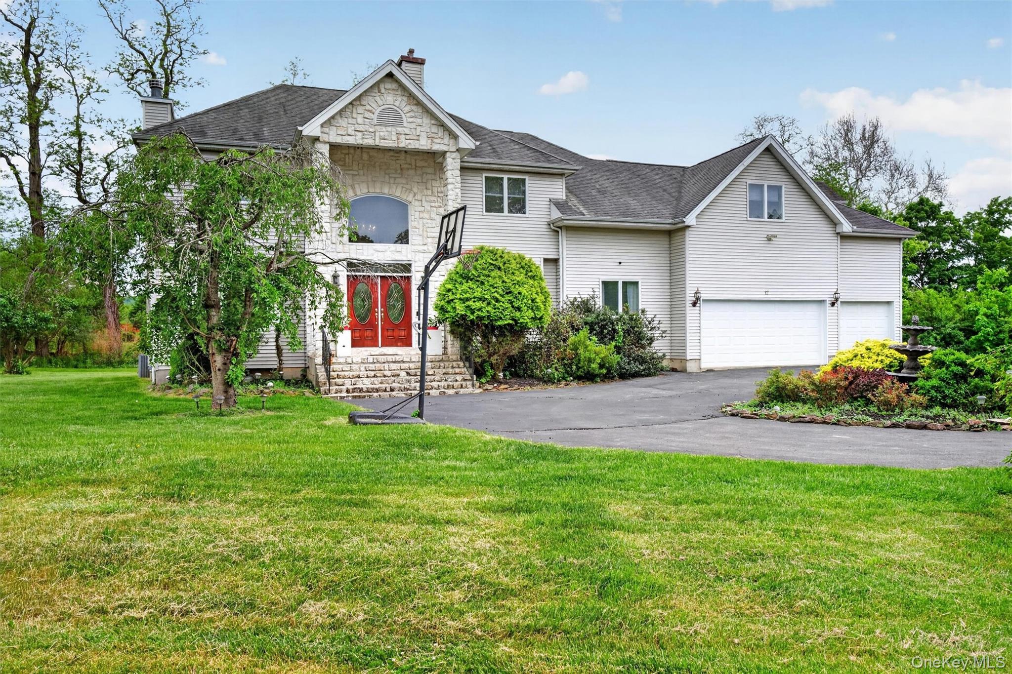 12 Loosestrife Drive – For Sale photo 4