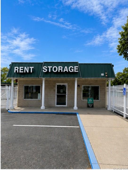 10 Frowein Road – For Rent