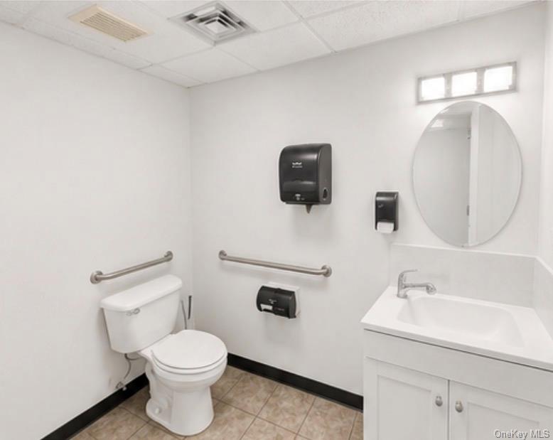 10 Frowein Road – For Rent photo 8