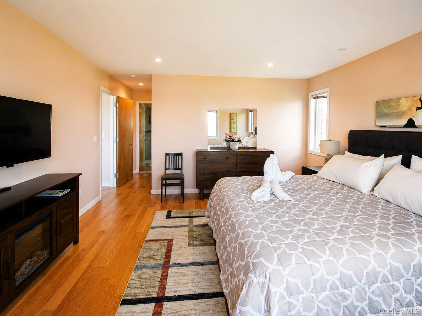 345 Old Cove Boulevard – For Rent photo 8