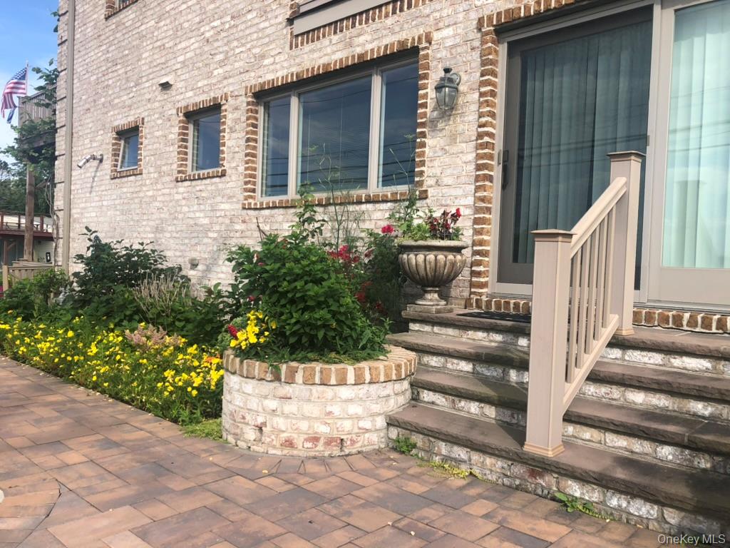 345 Old Cove Boulevard – For Rent photo 16