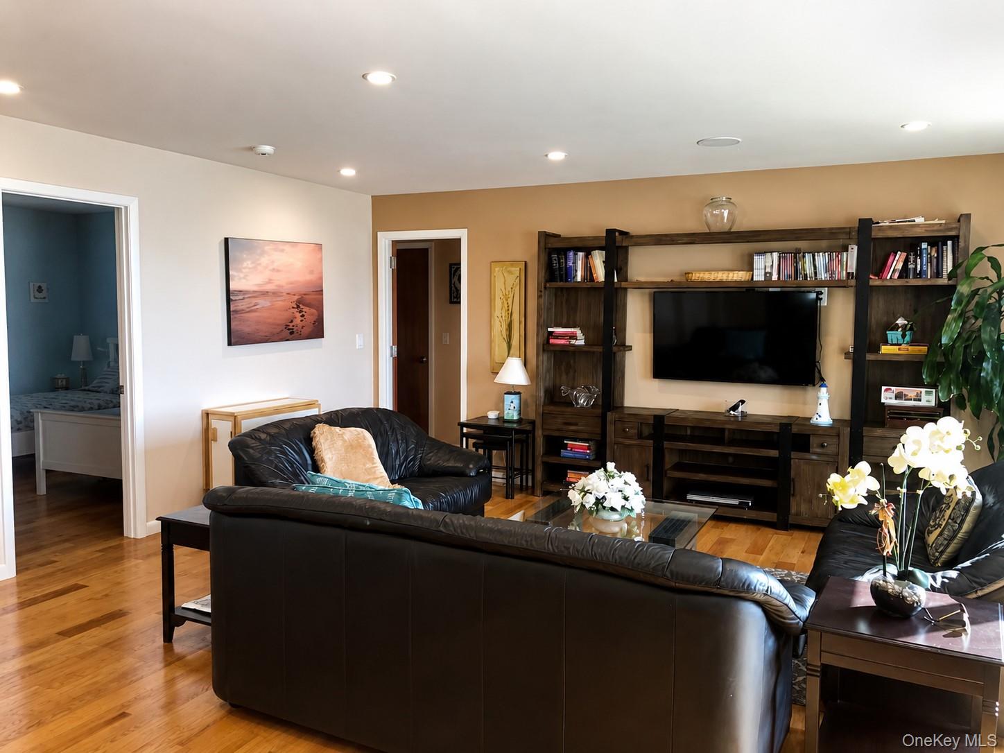 345 Old Cove Boulevard – For Rent photo 12