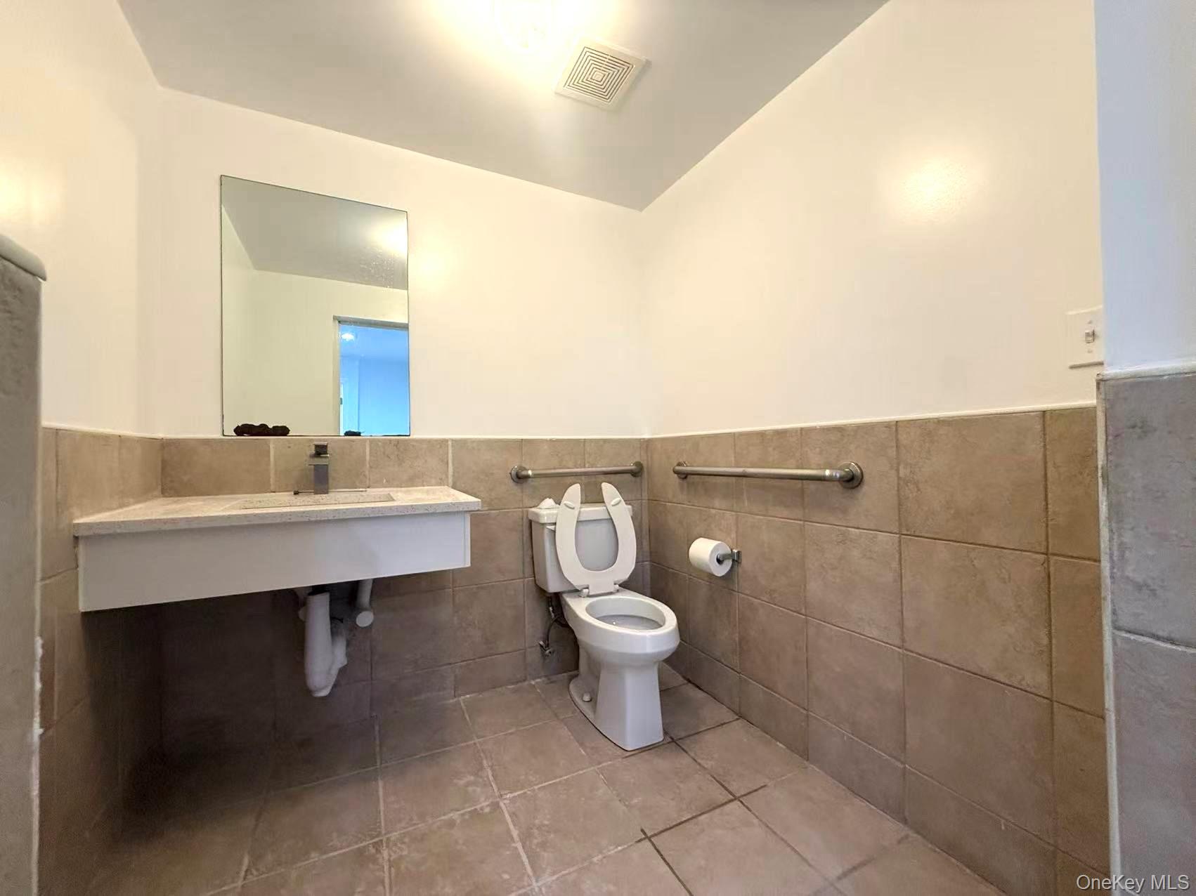14923 Sanford Avenue, Unit B-C photo 13