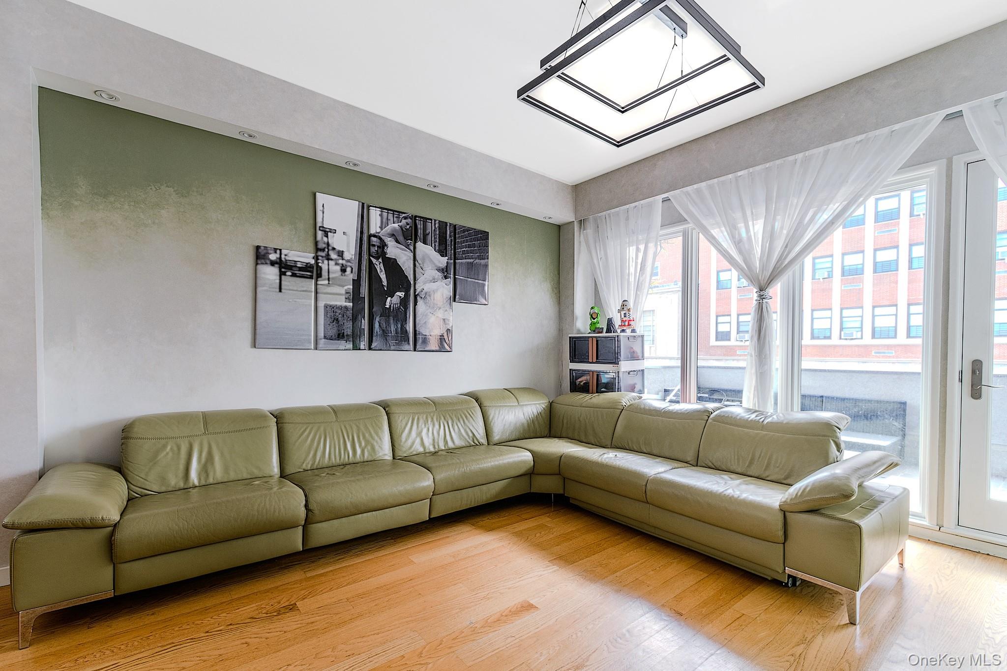 37 W End Avenue, Unit 2B photo 3