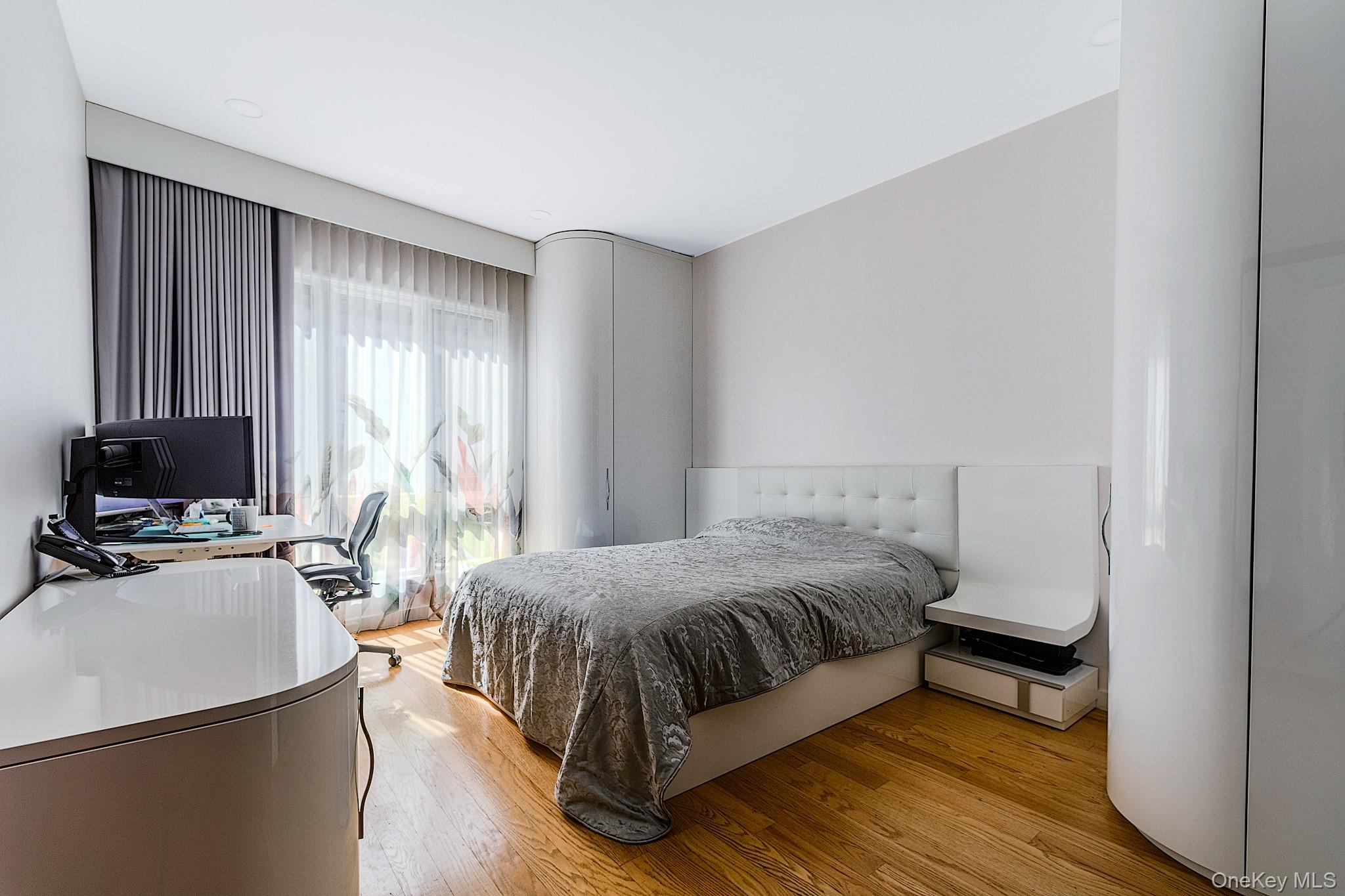 37 W End Avenue, Unit 2B photo 11