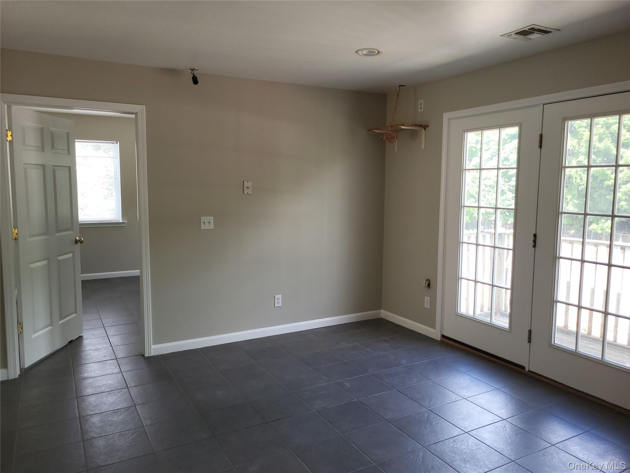 88 Monhagen Avenue – For Rent photo 25