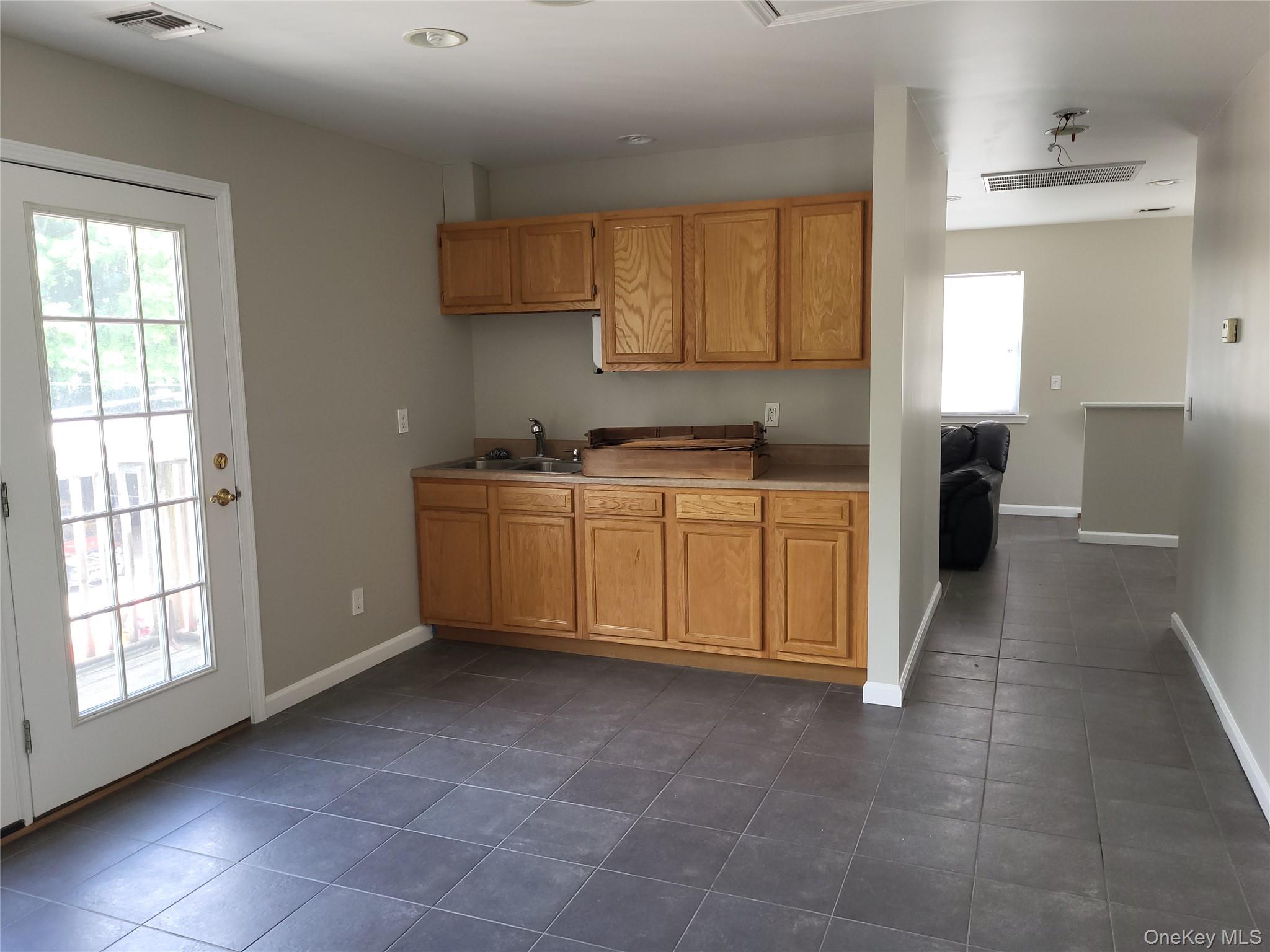88 Monhagen Avenue – For Rent photo 26