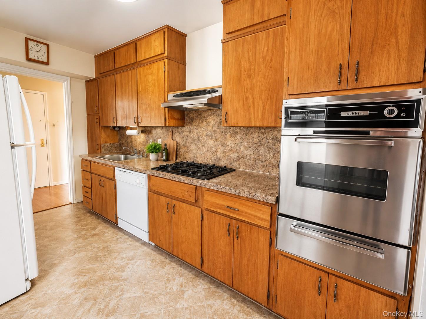 209-25 18th Avenue, Unit 6D photo 10