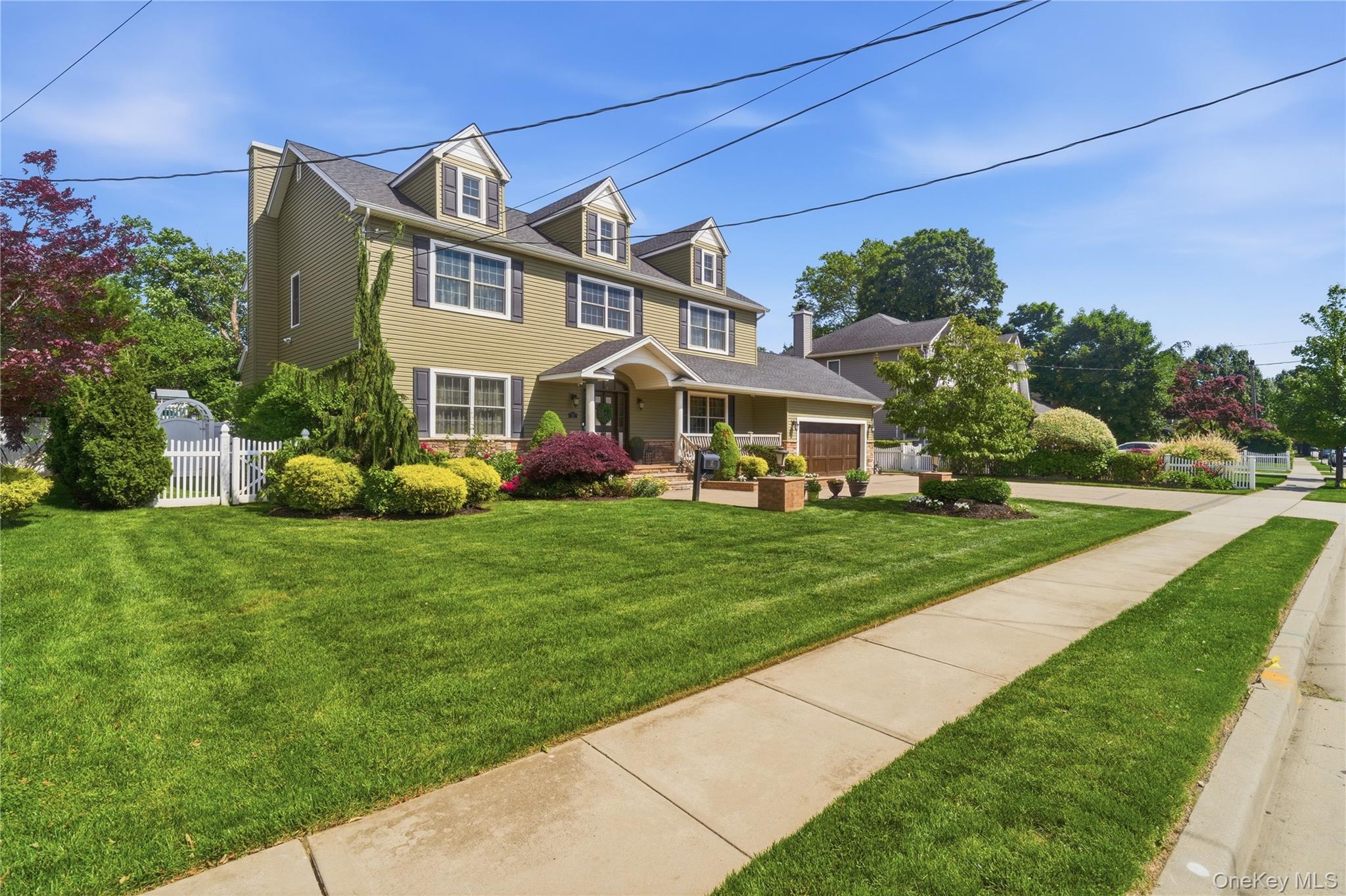 27 Davison Place – For Sale photo 3