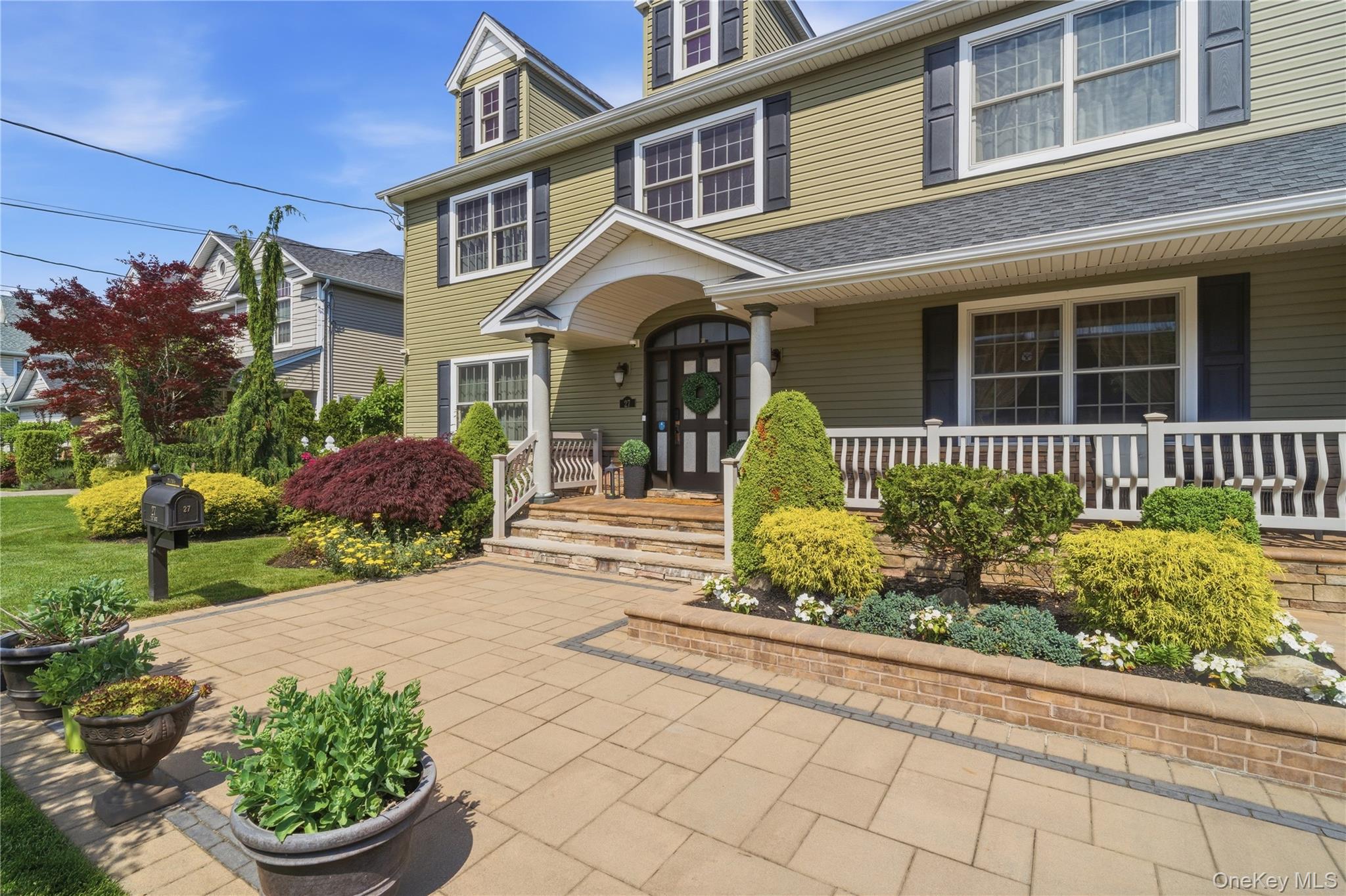 27 Davison Place – For Sale photo 4