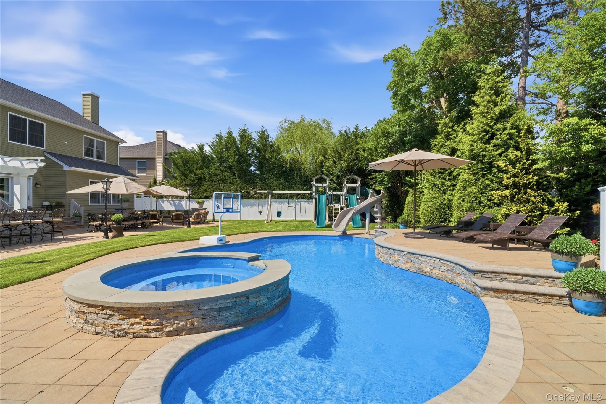 27 Davison Place – For Sale photo 36