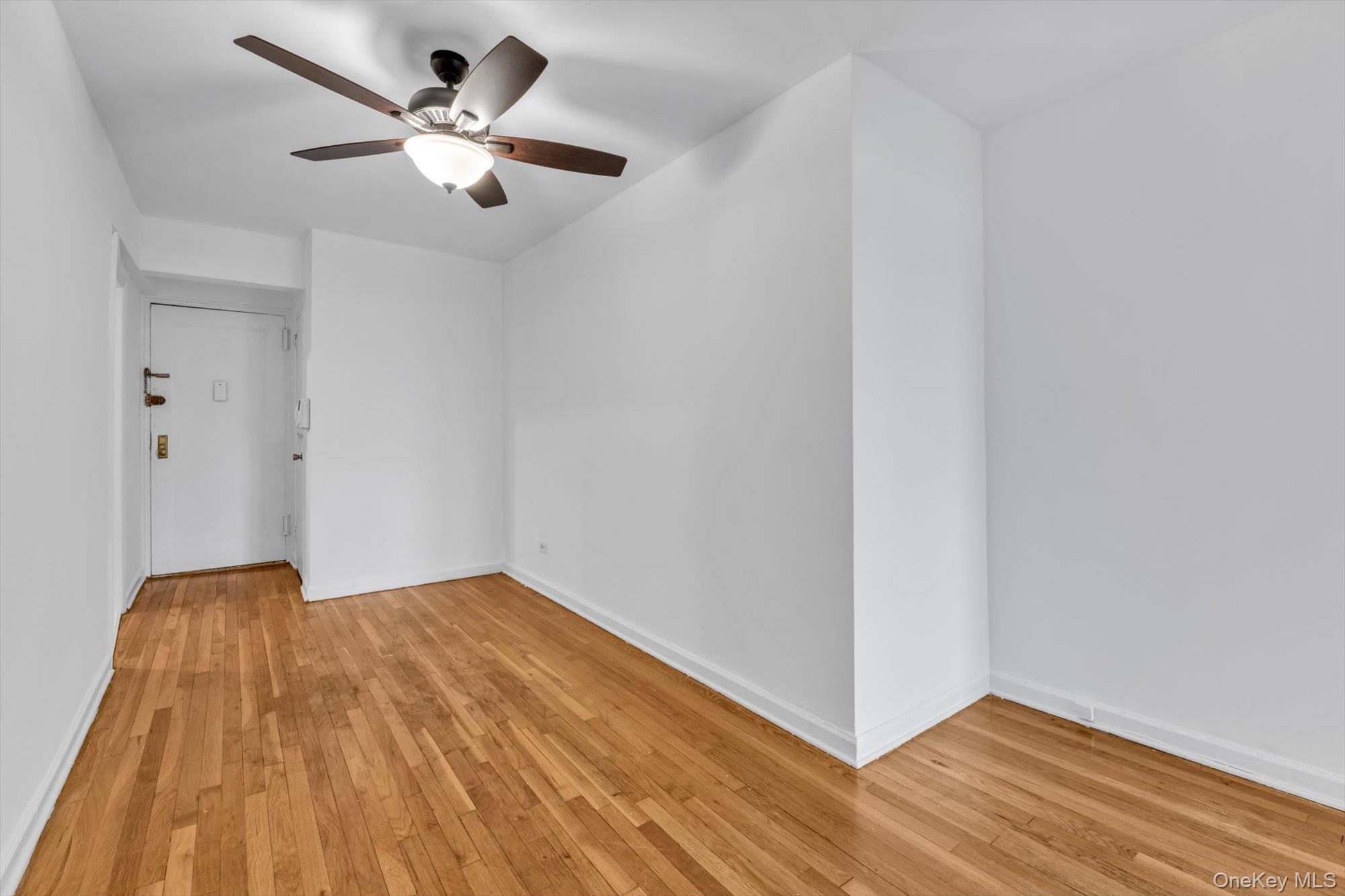 40 E 43rd Street, Unit 3B photo 6