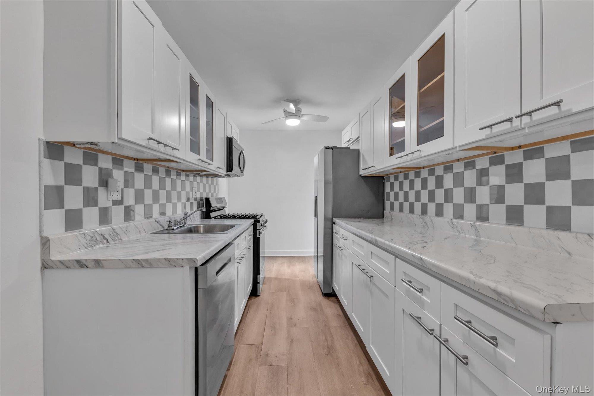 40 E 43rd Street, Unit 3B photo 10