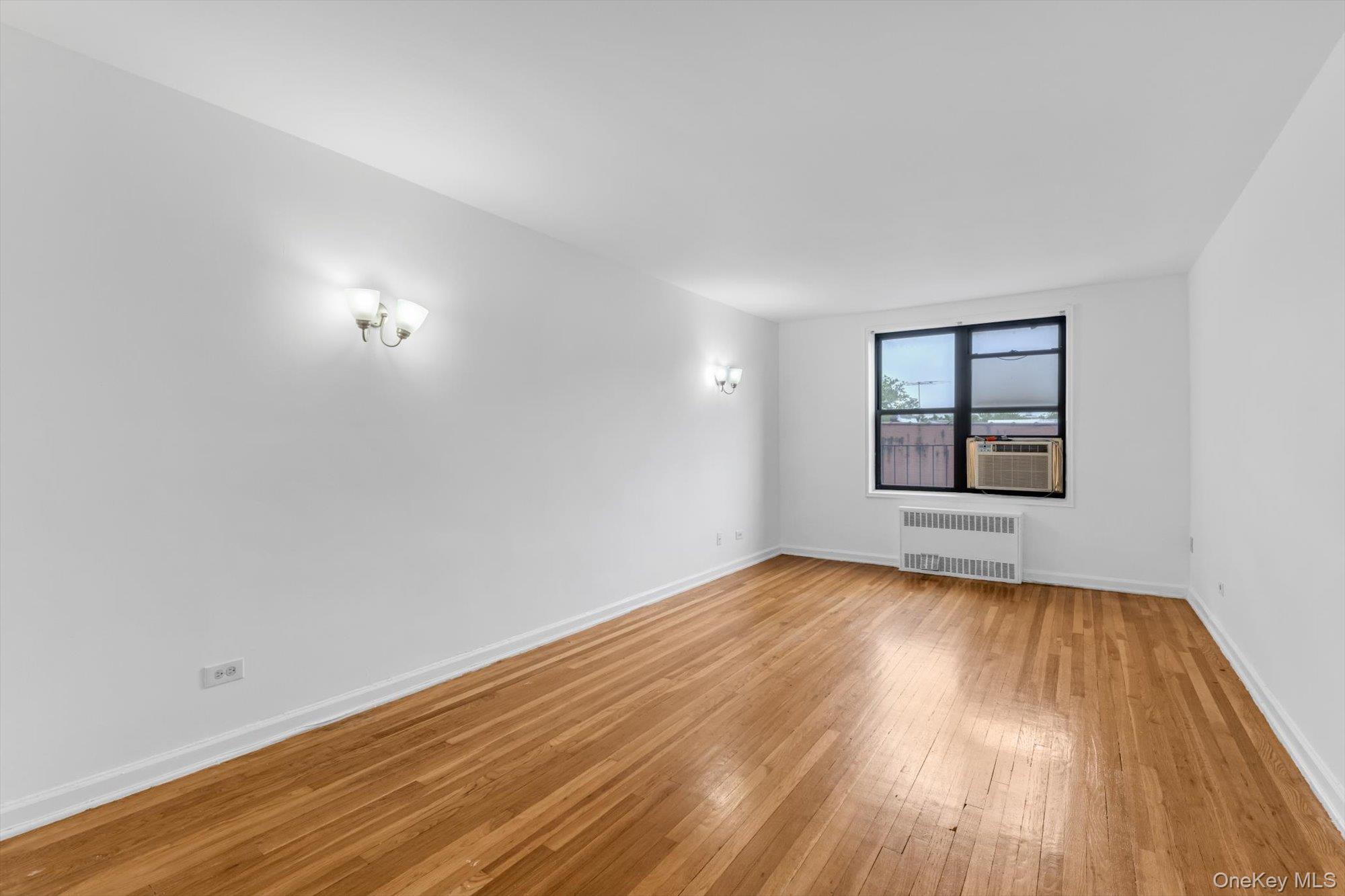 40 E 43rd Street, Unit 3B photo 2