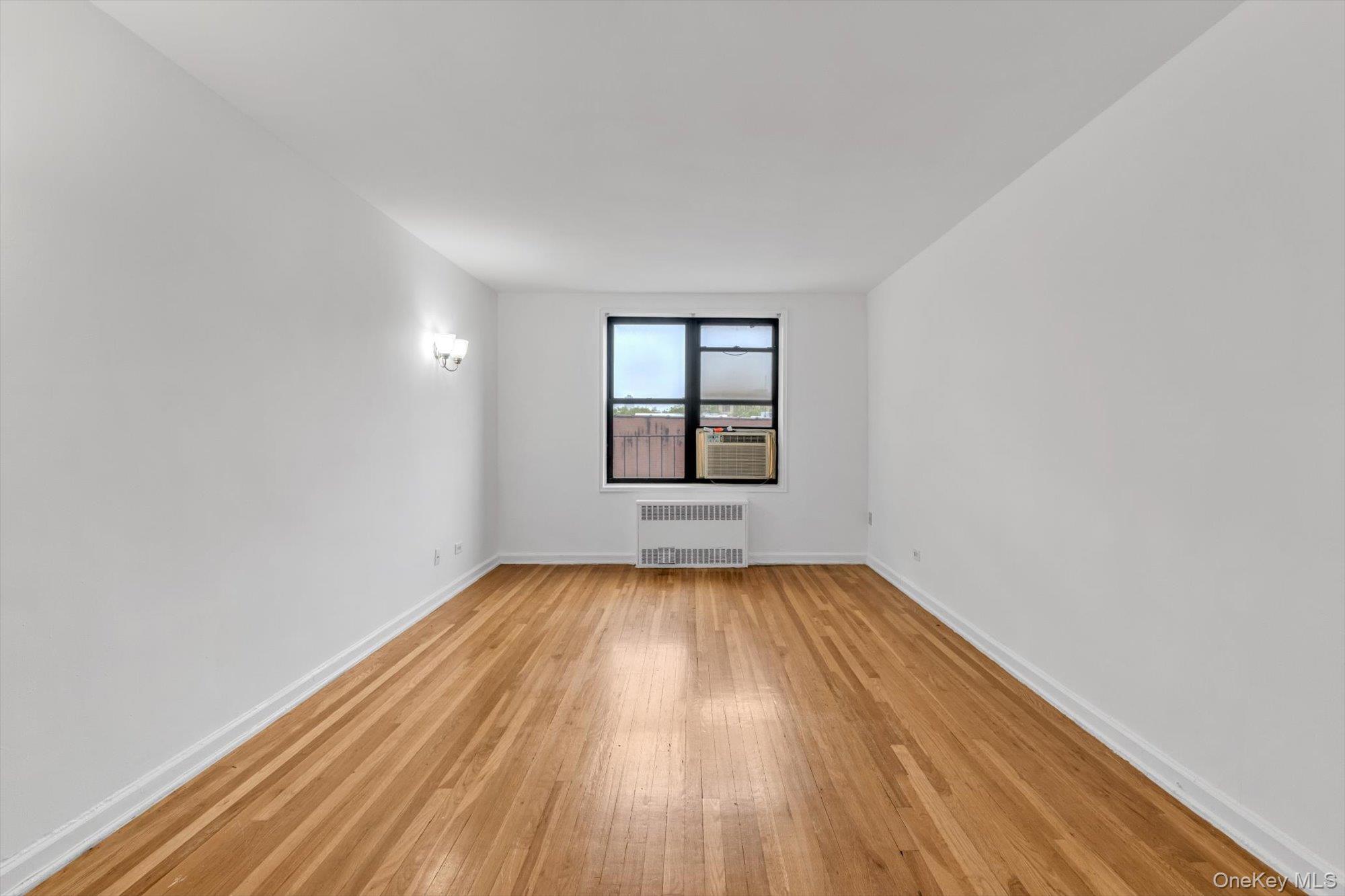 40 E 43rd Street, Unit 3B photo 3