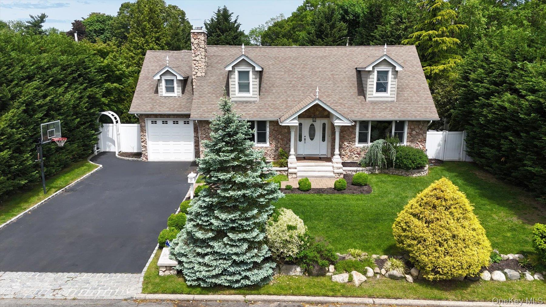 19 Gruber Drive – For Sale