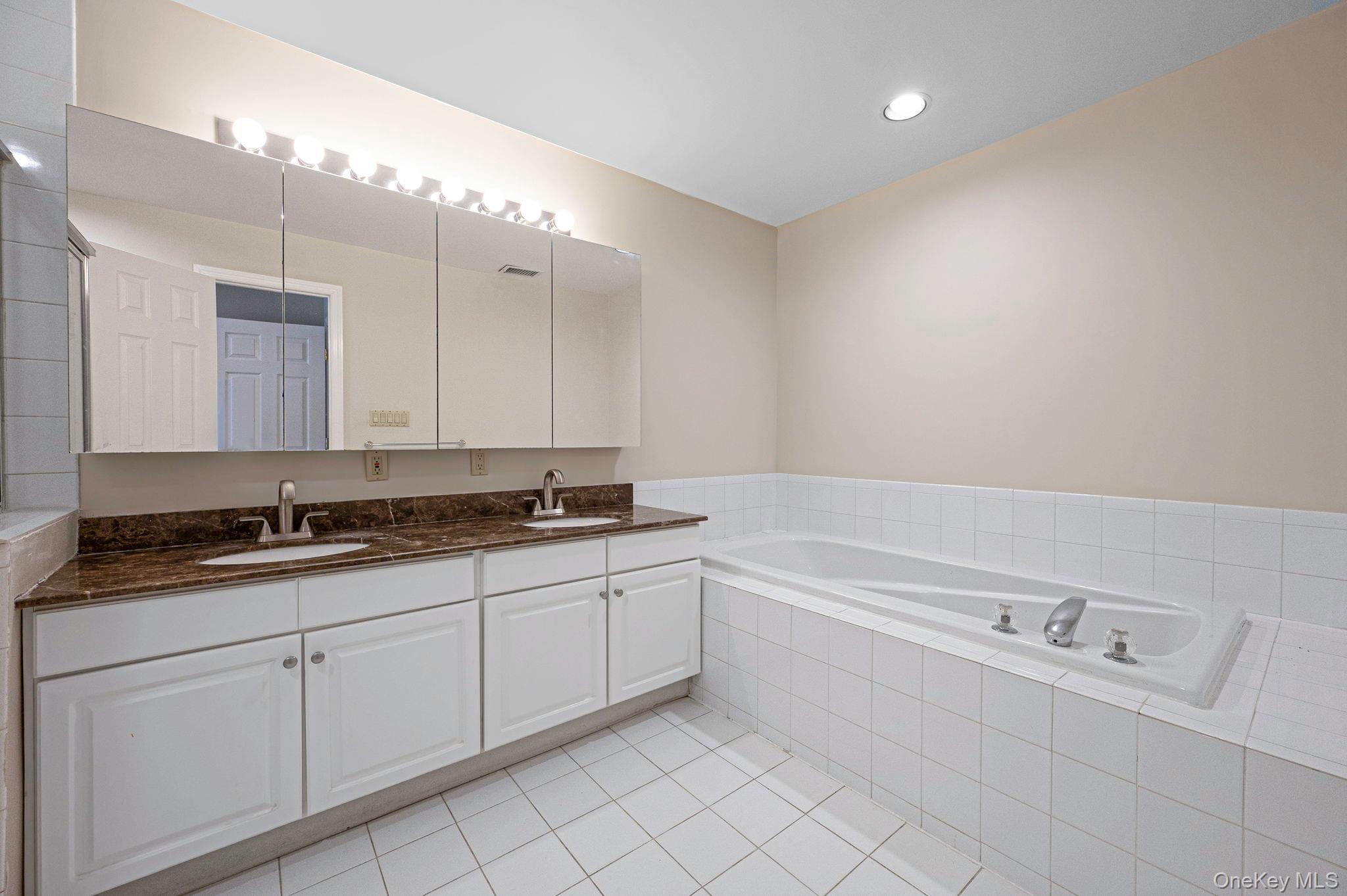 19 The Circle, Unit 19 photo 24