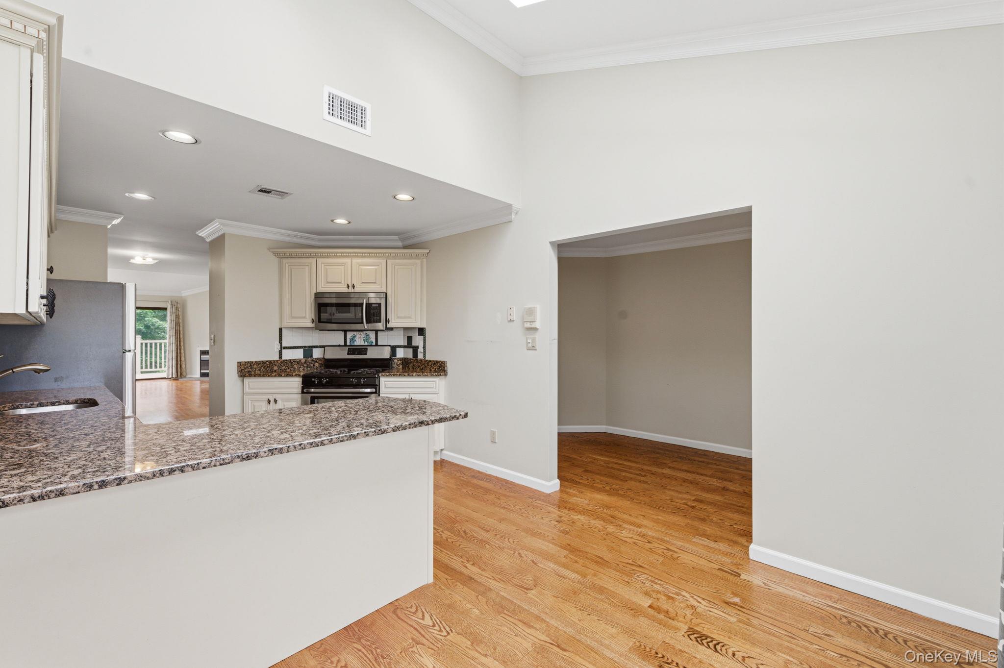 19 The Circle, Unit 19 photo 16