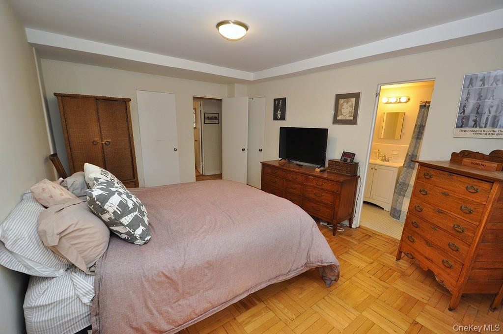 235 Garth Road, Unit A5B photo 22
