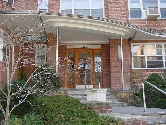 235 Garth Road, Unit A5B photo 3