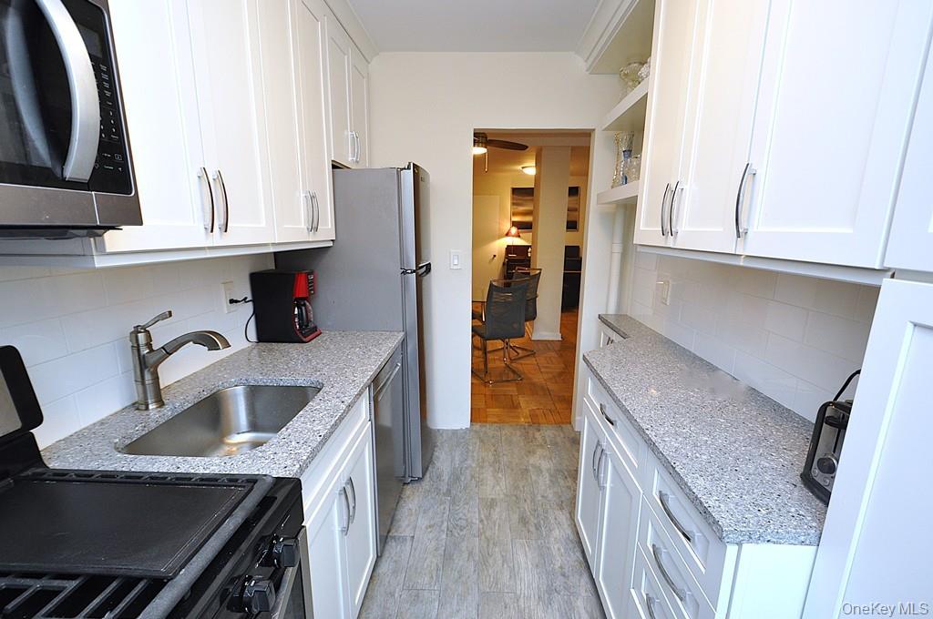 235 Garth Road, Unit A5B photo 13