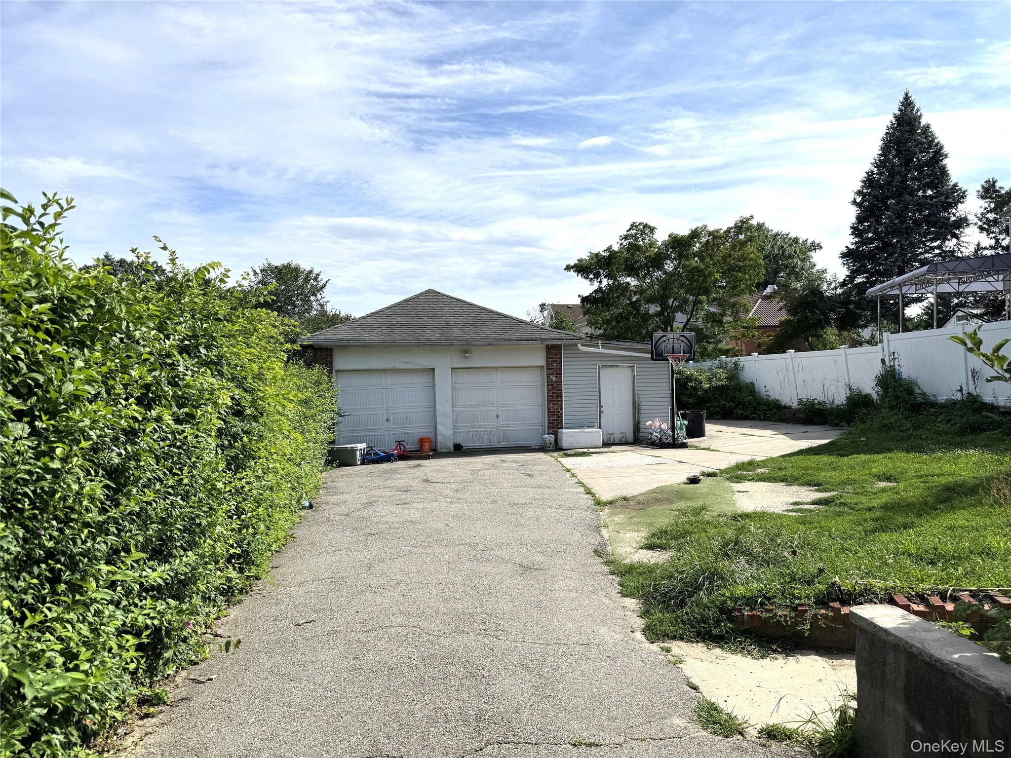 14638 Bayside Avenue – For Sale photo 44
