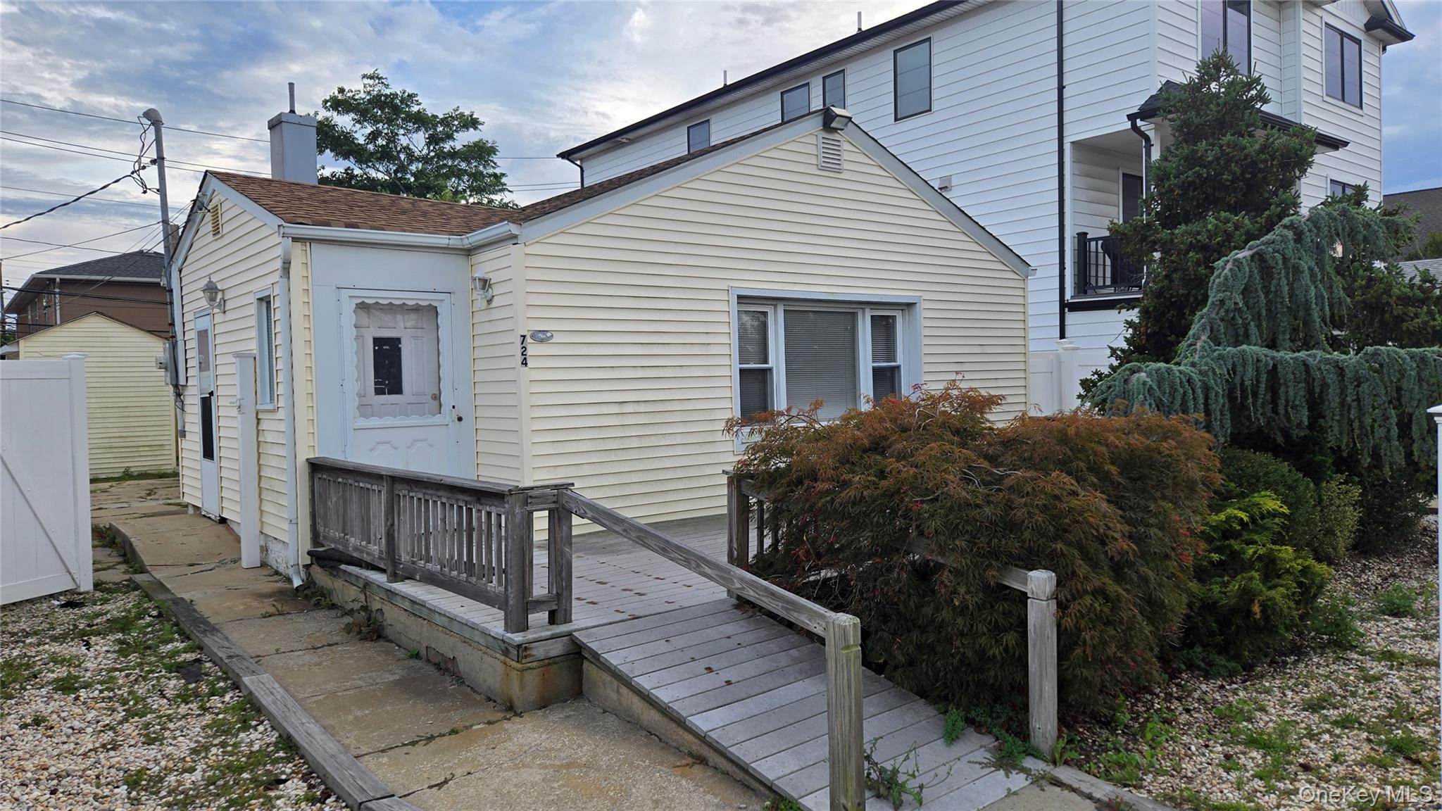 724 E Park Avenue – For Sale