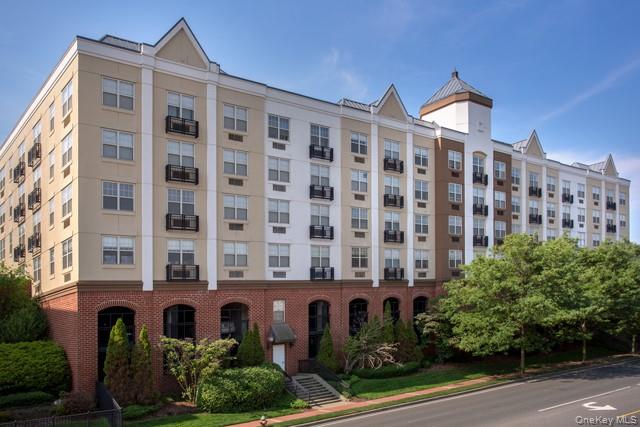 100 Glen Street, Unit N2211