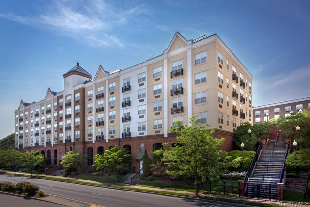 100 Glen Street, Unit N2321