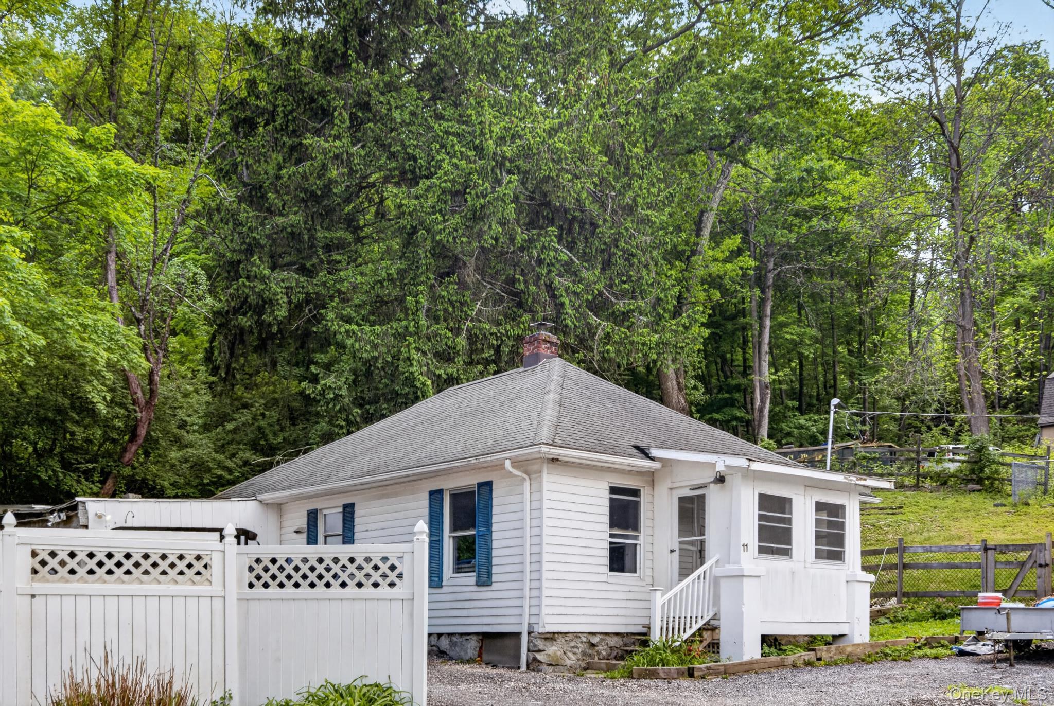 11 Richardsville Road – For Sale photo 2