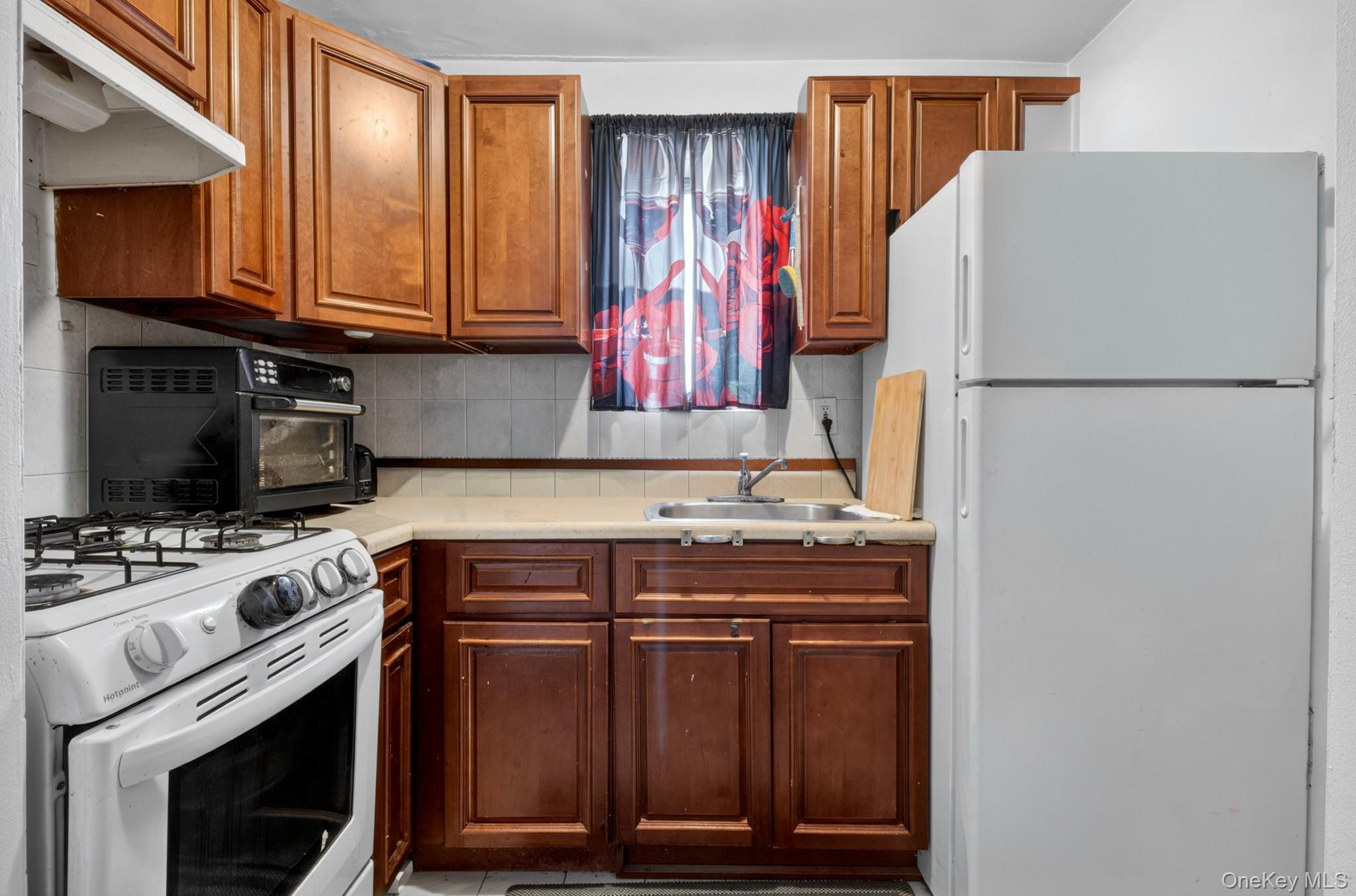 76-14 69th Road – For Sale photo 16