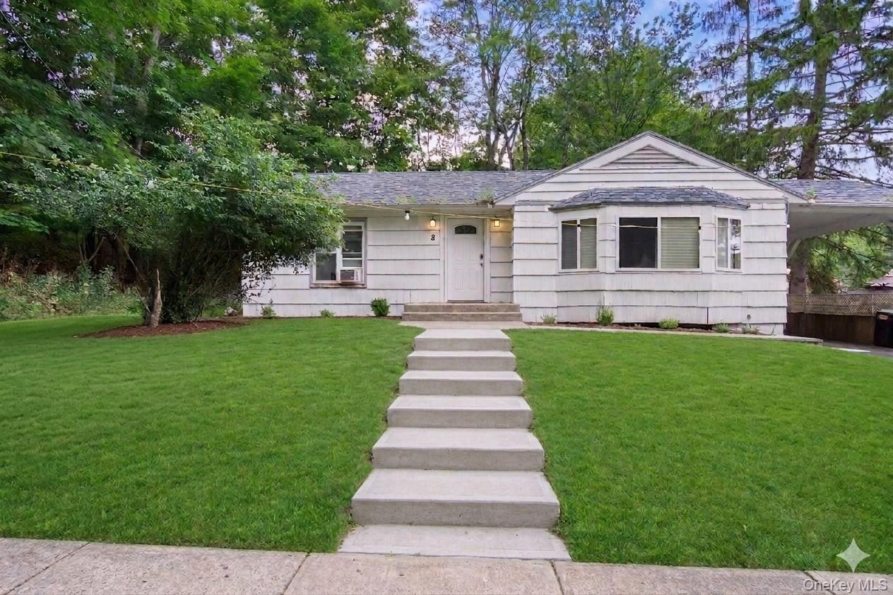 8 Heritage Lane – For Sale