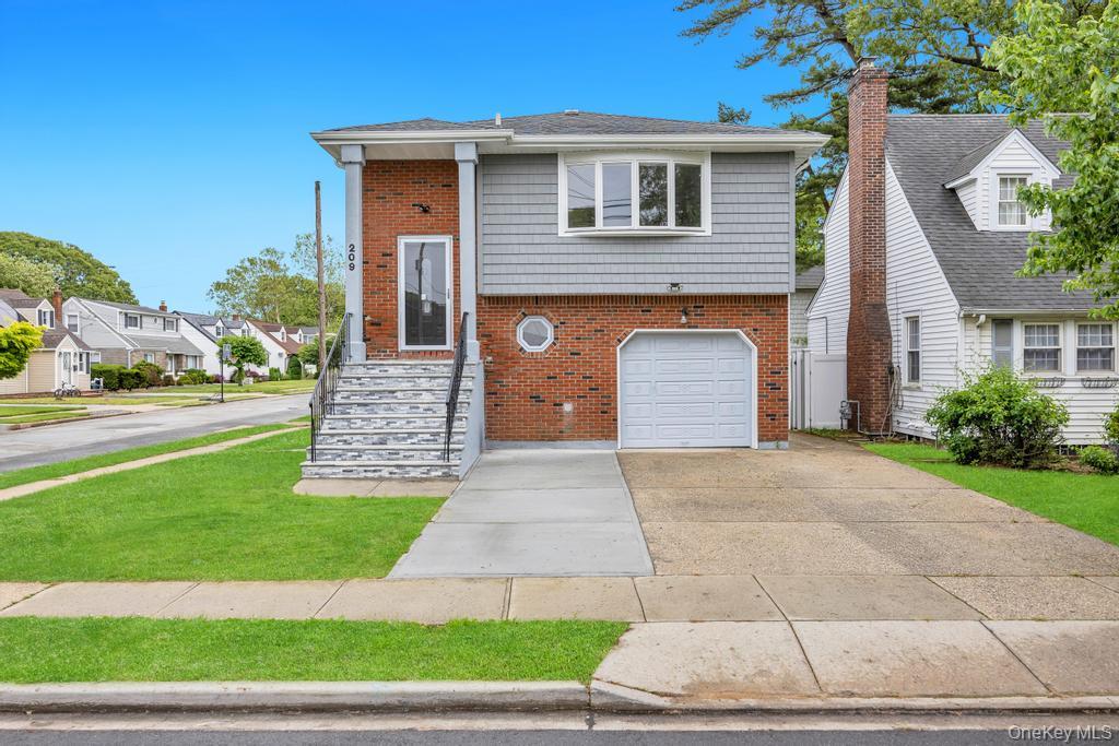 209 N Grove Street – For Sale