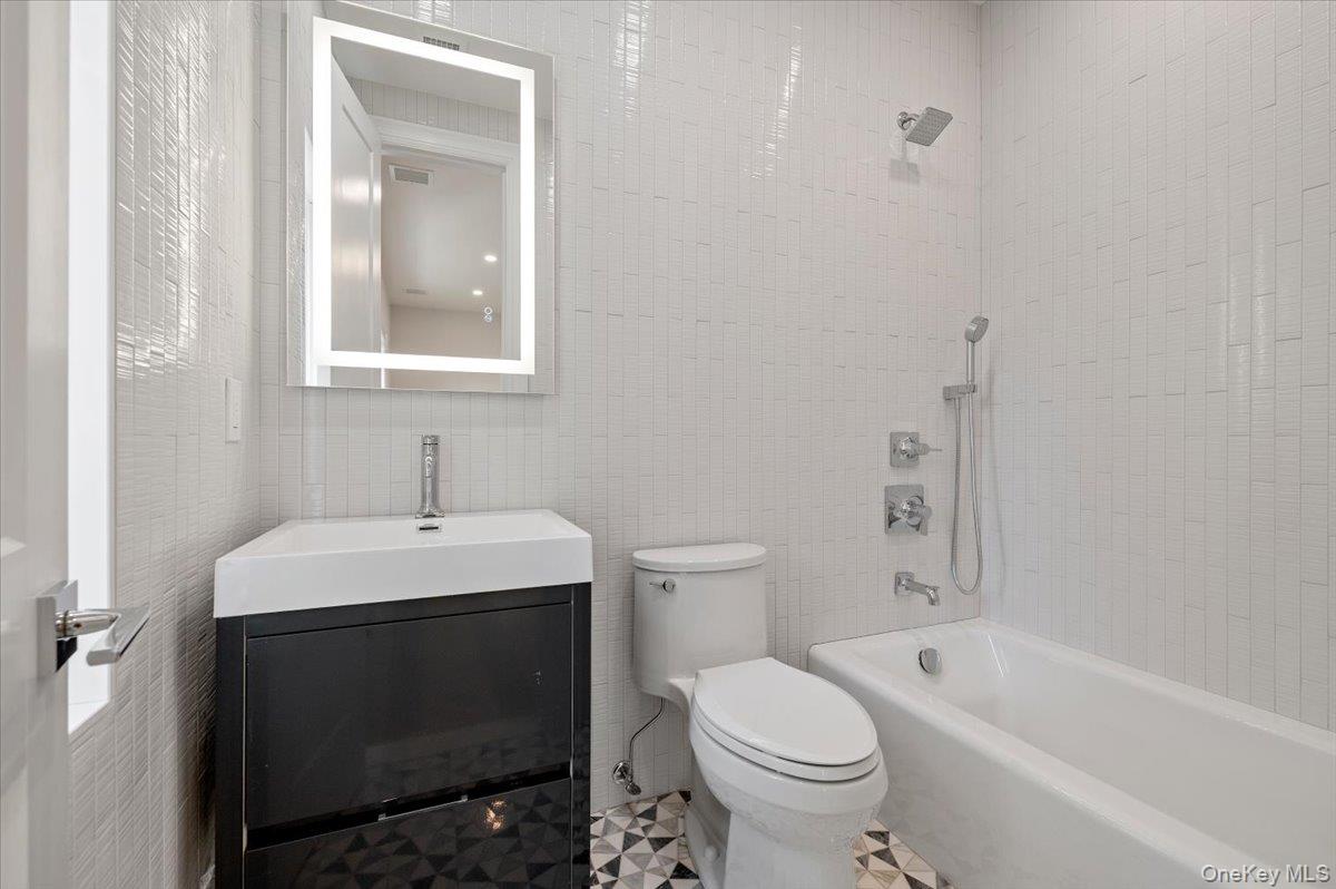 8 Sealy Drive – For Sale photo 24