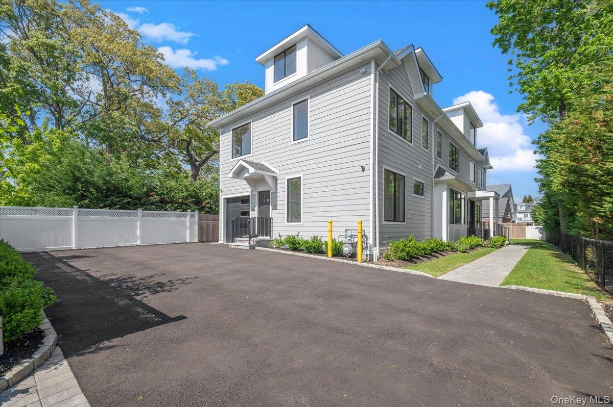 8 Sealy Drive – For Sale photo 2