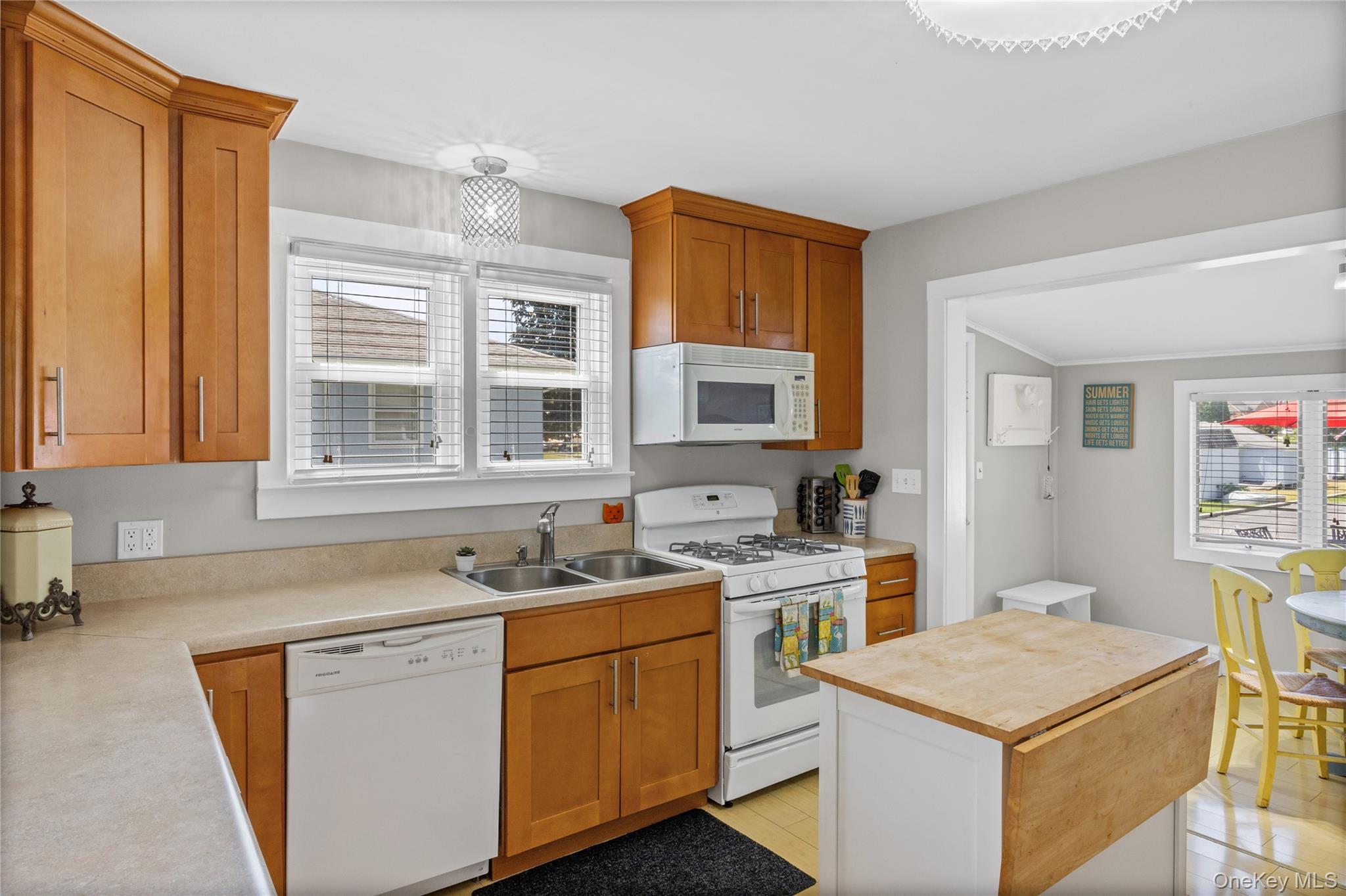 83 Beach Road – For Sale photo 9