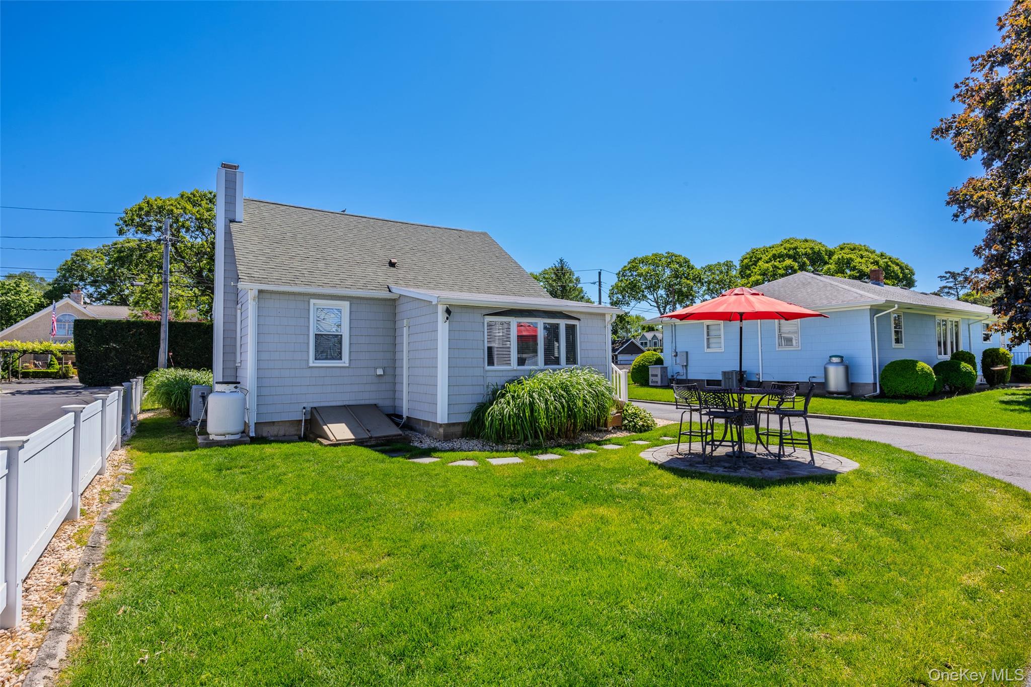 83 Beach Road – For Sale photo 3
