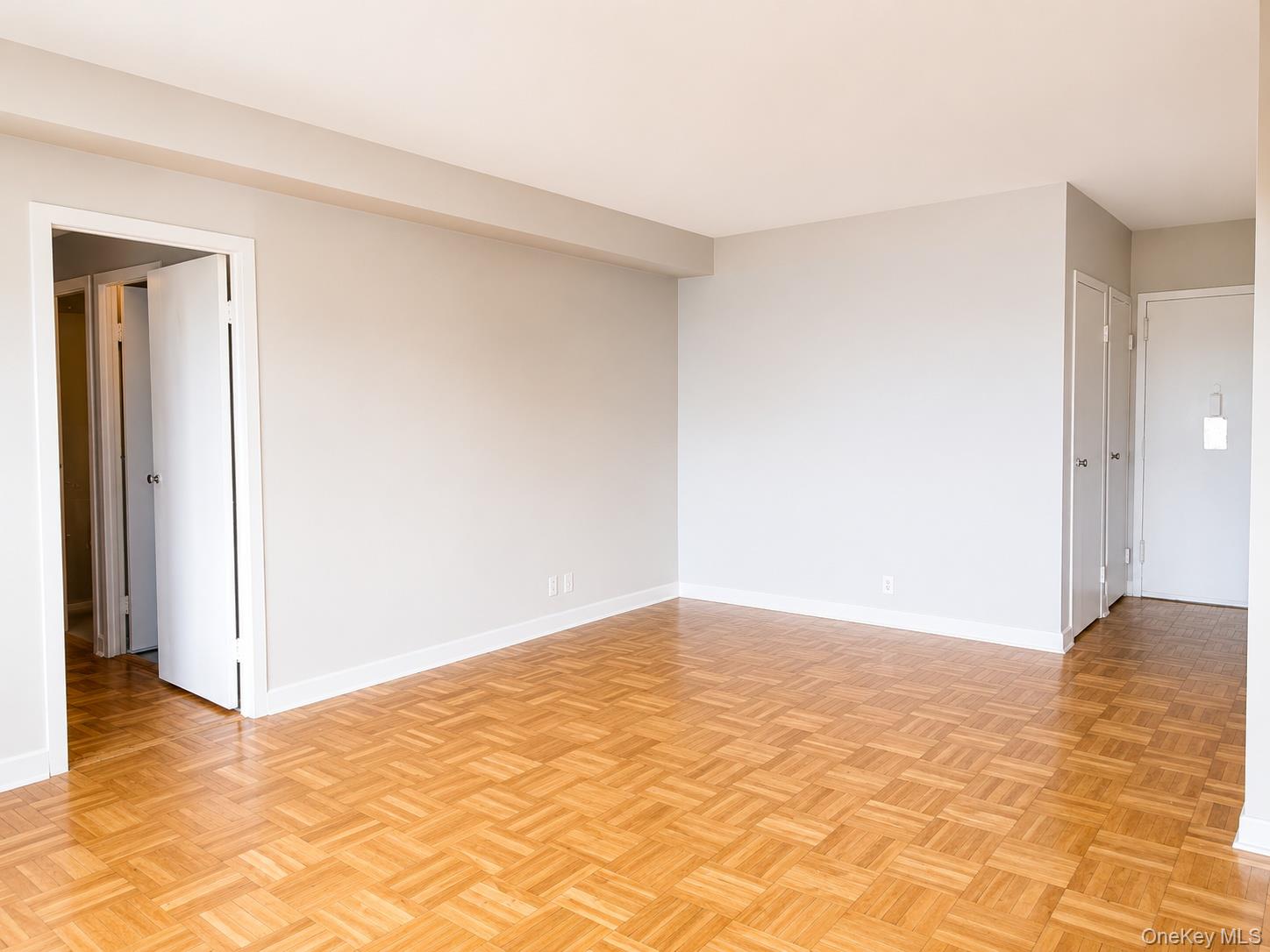 4 Fordham Hill Oval, Unit 14G photo 3