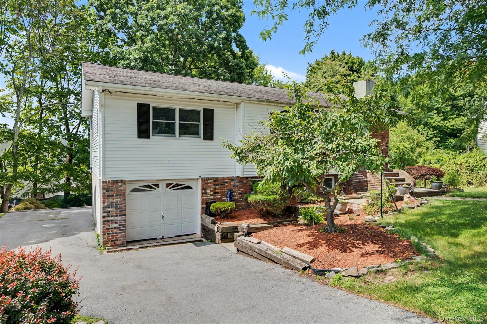 1 Austin Court – For Sale photo 2
