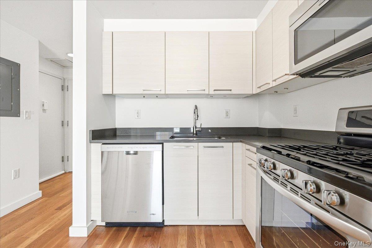 106-20 70th Avenue, Unit 4B photo 9