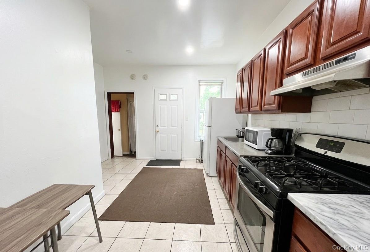 1542 Saint Lawrence Avenue – For Sale photo 10