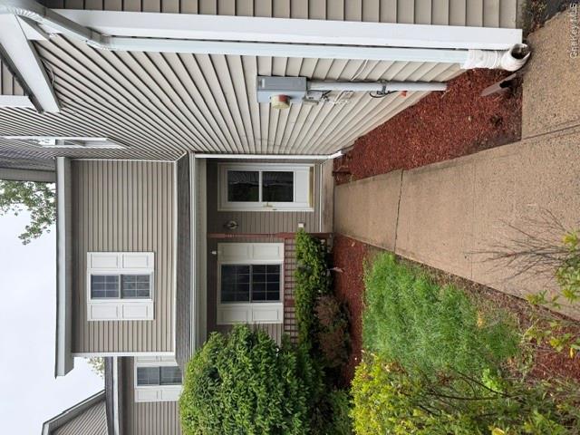 212 Hillside Lane – For Sale photo 2